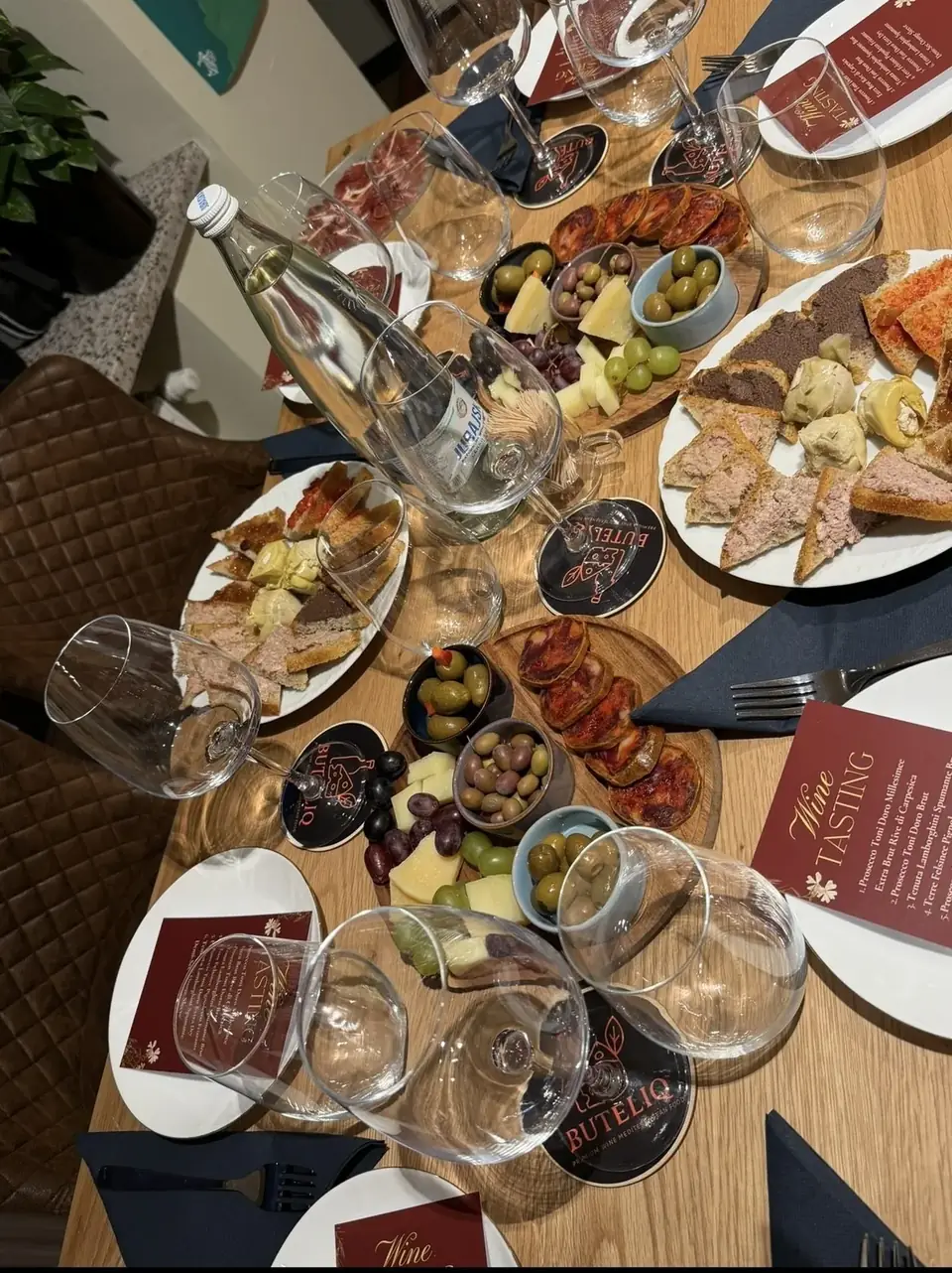 Wine Tasting &mdash; photograph 2